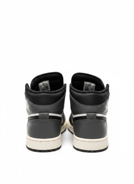 NIKE AIR JORDAN 1 MID SNEAKERS BLACK WHITE MENS PRE OWNED EU 44