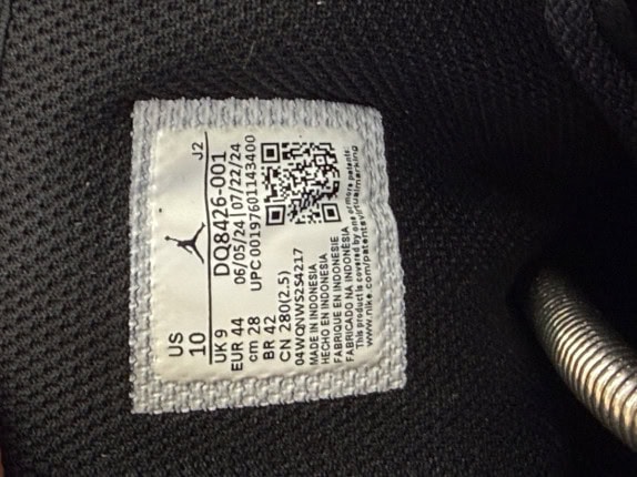 NIKE AIR JORDAN 1 MID SNEAKERS BLACK WHITE MENS PRE OWNED EU 44
