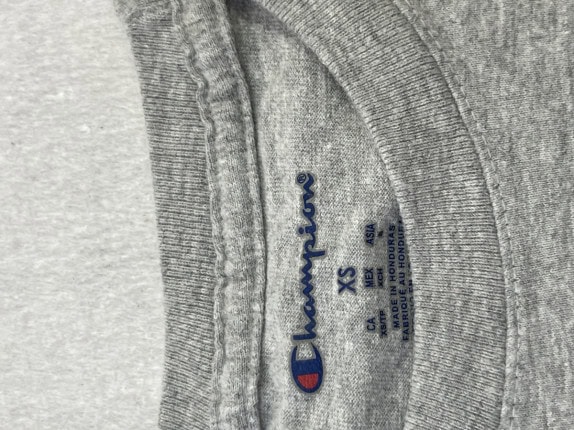 CHAMPION GRAPHIC TEE MINIMAL GREY MENS PRE OWNED XS