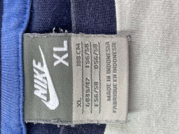 90s NIKE GRAPHIC TEE SPORTSWEAR WHITE AND BLUE MEN PRE OWNED XL