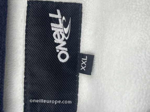 Y2K ONEILL ΜΠΟΥΦΑΝ ΜΕ ΚΟΥΚΟΥΛΑ GRAPHIC ΜΑΥΡΟ ΛΕΥΚΟ UNISEX PRE OWNED XXL