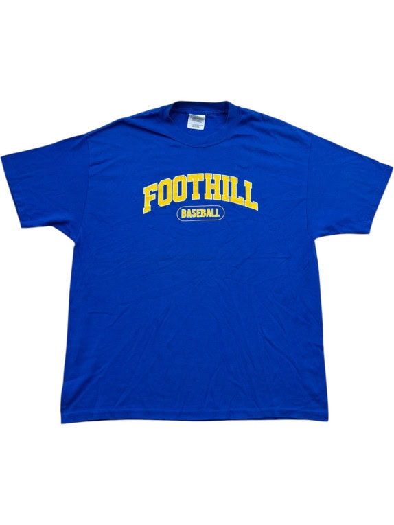 PORT AND COMPANY GRAPHIC TEE COLLEGIATE ROYAL BLUE UNISEX PRE OWNED XL