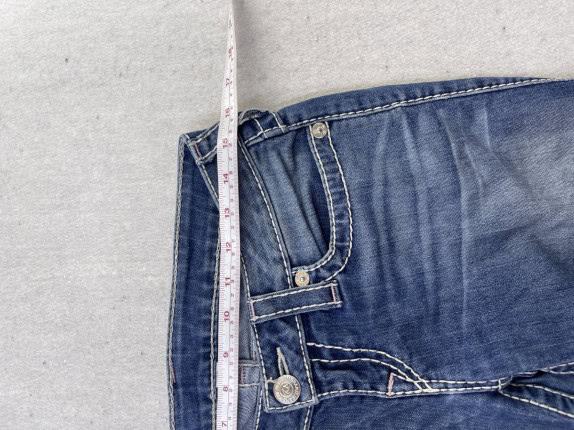 TRUE RELIGION CUTOFF DENIM SHORTS VINTAGE BLUE MENS PRE OWNED M