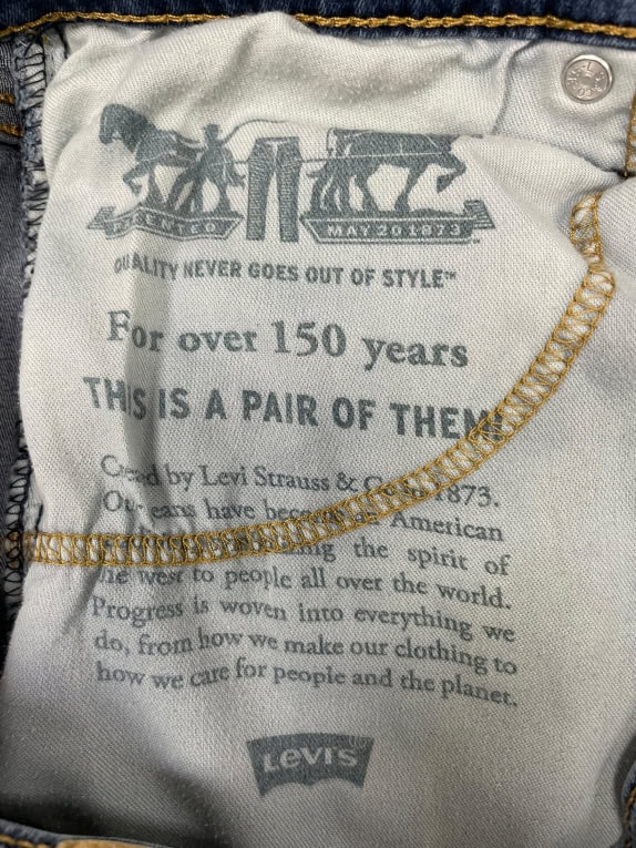 VINTAGE LEVI'S 570 STRAIGHT FIT JEAN ΠΑΝΤΕΛΟΝΙ ΣΕ ΜΕΣΑΙΟ ΜΠΛΕ L