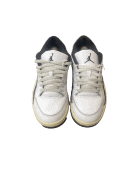 JORDAN SNEAKERS RETRO WHITE BLACK MENS PRE OWNED EU 43