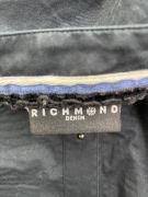 RICHMOND DENIM ΠΟΥΚΑΜΙΣΟ ΜΕ ΛΟΓΟΤΥΠΟ ΣΤΟ ΚΟΛΑΡΟ ΜΑΥΡΟ ΓΥΝΑΙΚΕΙΟ SMALL