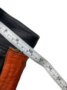 VINTAGE LEATHER RACING PANTS ΜΕ ΠΡΟΣΤΑΤΕΥΤΙΚΑ ΚΑΙ ΛΕΠΤΟΜΕΡΕΙΕΣ ΣΕ ΠΟΡΤΟΚΑΛΙ ΧΡΩΜΑ ΜΑΥΡΟ ΓΥΝΑΙΚΕΙΟ XXS